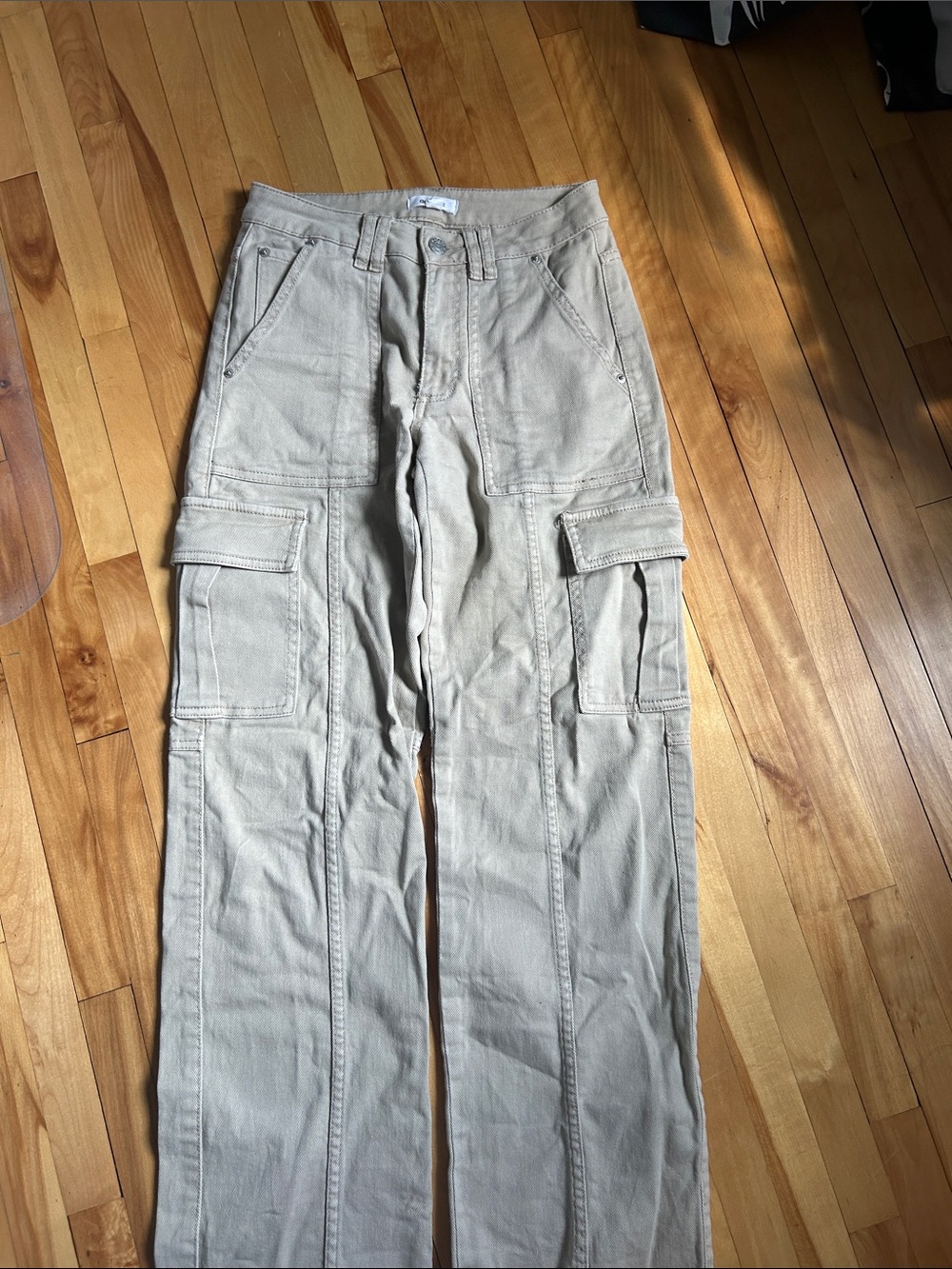 Women’s Cargo Pants in Light Khaki